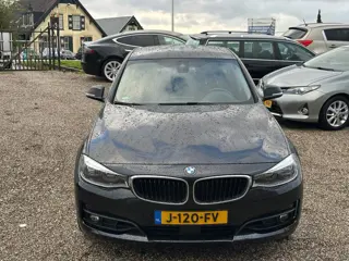 Foto 11 van BMW 3-serie Gran Turismo 330i Centennial High Executive Adaptief Cruise Lane Assist Nieuwe Banden Ze