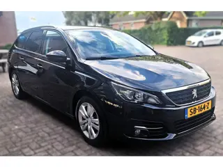 Foto 19 van Peugeot 308 SW 1.2 PureTech Blue Lease Executive