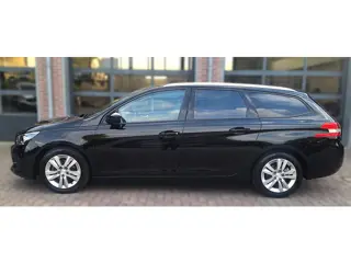 Foto 16 van Peugeot 308 SW 1.2 PureTech Blue Lease Executive