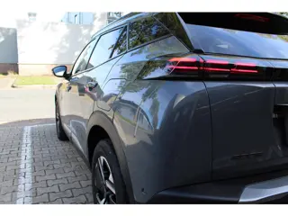 Foto 12 van Peugeot 2008 1.2 PureTech 130 Allure Camera | Stoelverw. | Carplay/andriod