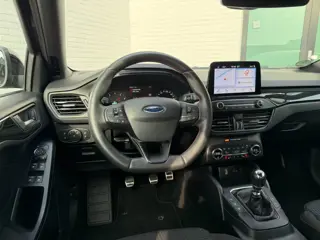 Foto 11 van Ford Focus 1.0 EcoBoost ST Line 125pk l CRUISE l CAMERA!