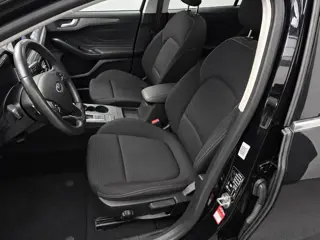 Foto 17 van Ford Focus Wagon 1.0 EcoBoost Titanium Business // NAVI // CAMERA&PDC // CLIMA // STUUR&STOELVERWARM