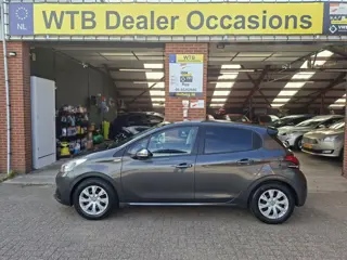 Foto 15 van Peugeot 208 1.2 PureTech Urban Soul, Dealer oh. Airco, Navi