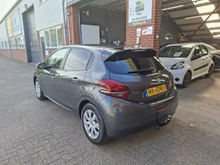 Foto 17 van Peugeot 208 1.2 PureTech Urban Soul, Dealer oh. Airco, Navi