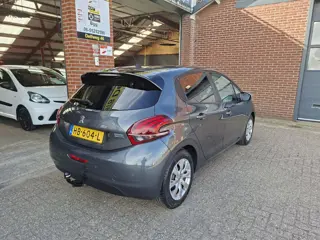 Foto 20 van Peugeot 208 1.2 PureTech Urban Soul, Dealer oh. Airco, Navi