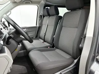 Foto 11 van Volkswagen Transporter 2.0 TDI L2H1 Automaat Dubbele Cabine Airco Cruise Control Navigatie Parkeerse