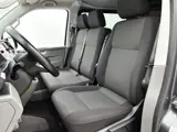 Foto 21 van Volkswagen Transporter 2.0 TDI L2H1 Automaat Dubbele Cabine Airco Cruise Control Navigatie Parkeerse