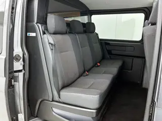 Foto 19 van Volkswagen Transporter 2.0 TDI L2H1 Automaat Dubbele Cabine Airco Cruise Control Navigatie Parkeerse