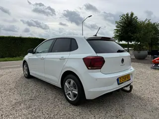 Foto 13 van Volkswagen Polo 1.0 TSI Highline Business Automaat | Carplay | PDC | Stoel VW | LM | Trekhaak