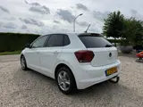 Foto 23 van Volkswagen Polo 1.0 TSI Highline Business Automaat | Carplay | PDC | Stoel VW | LM | Trekhaak