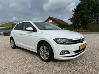 Foto 15 van Volkswagen Polo 1.0 TSI Highline Business Automaat | Carplay | PDC | Stoel VW | LM | Trekhaak