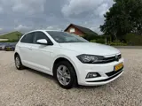 Foto 25 van Volkswagen Polo 1.0 TSI Highline Business Automaat | Carplay | PDC | Stoel VW | LM | Trekhaak