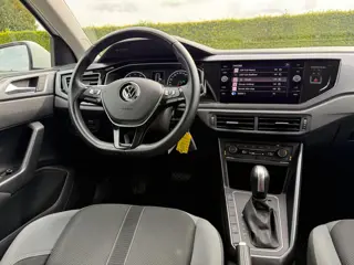 Foto 19 van Volkswagen Polo 1.0 TSI Highline Business Automaat | Carplay | PDC | Stoel VW | LM | Trekhaak