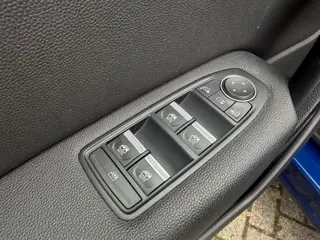 Foto 16 van Renault Captur 140PK Edition One, Trekhaak, Bose geluid & Full led
