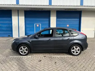 Foto 19 van Ford Focus 1.6-16V Titanium