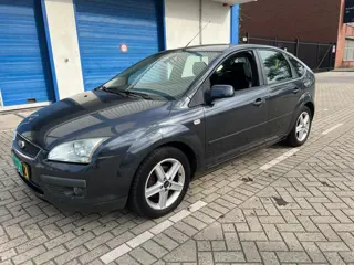 Foto 16 van Ford Focus 1.6-16V Titanium