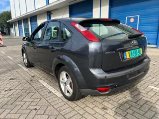 Foto 15 van Ford Focus 1.6-16V Titanium