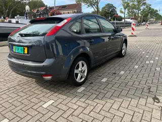 Foto 13 van Ford Focus 1.6-16V Titanium