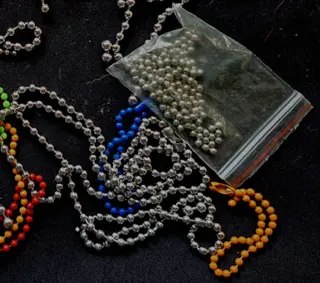 Ketting oogjes diverse maten en kleuren totaal 100 gram