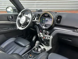 Foto 14 van MINI Countryman 2.0 John Cooper Works ALL4 Chili | Automaat | Panodak | HUD | Harman Kardon | Camera