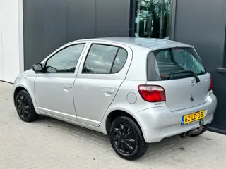 Foto 17 van Toyota Yaris 1.3 VVT-i Luna | 5-drs | Airco | Dealer onderhouden.