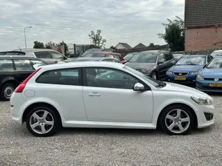 Foto 15 van Volvo C30 1.6 R-Edition Dealer Onderhouden Zeer Nette Auto Airco Cruise PDC LMV