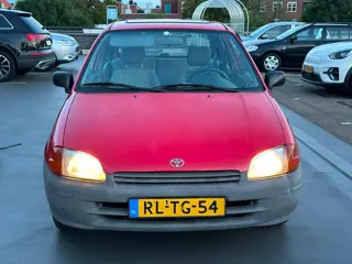 Foto 20 van Toyota Starlet 1.3-16V XLi GTSi Automaat Dakraam Zeer Nette Auto Rijdt Top