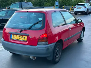 Foto 15 van Toyota Starlet 1.3-16V XLi GTSi Automaat Dakraam Zeer Nette Auto Rijdt Top