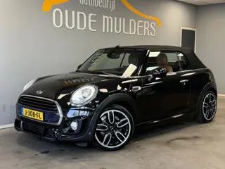 Foto 20 van MINI Cabrio 1.5 Cooper Cabrio JCW | Cruise | Stoelverwarming | Clima | Elektrische kap | Navi | Brui