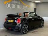 Foto 27 van MINI Cabrio 1.5 Cooper Cabrio JCW | Cruise | Stoelverwarming | Clima | Elektrische kap | Navi | Brui