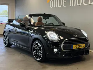 Foto 15 van MINI Cabrio 1.5 Cooper Cabrio JCW | Cruise | Stoelverwarming | Clima | Elektrische kap | Navi | Brui
