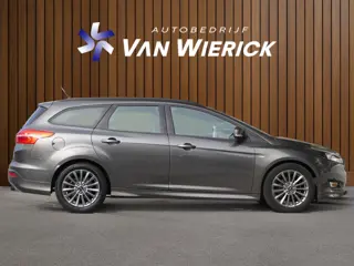 Foto 14 van Ford Focus Wagon 1.0 ST-Line 125PK | Cruise | Trekhaak | Bluetooth | Airco | Navi | LM Velgen | NAP
