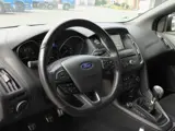 Foto 28 van Ford Focus Wagon 1.0 ST-Line 125PK | Cruise | Trekhaak | Bluetooth | Airco | Navi | LM Velgen | NAP