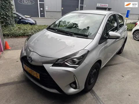 Toyota TOYOTA YARIS HYBRID