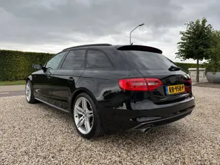 Foto 13 van Audi A4 Avant 3.0 TDI quattro Pro Line S Automaat | PanoDak | PDC | Stoel VW | 19''LM