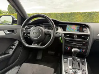 Foto 18 van Audi A4 Avant 3.0 TDI quattro Pro Line S Automaat | PanoDak | PDC | Stoel VW | 19''LM