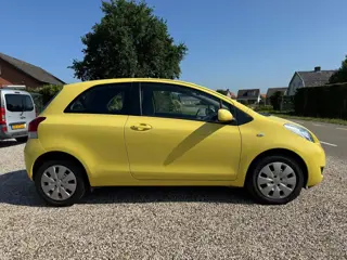 Foto 16 van Toyota Yaris 1.3 VVTi Aspiration Airco | Dealer Onderhouden | Trekhaak