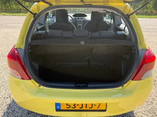 Foto 20 van Toyota Yaris 1.3 VVTi Aspiration Airco | Dealer Onderhouden | Trekhaak