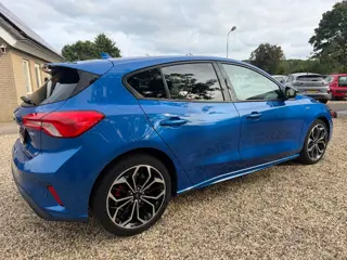 Foto 20 van Ford Focus 1.0 EcoBoost Hybrid ST Line X Business Navigatie & Camera & Winterpakket