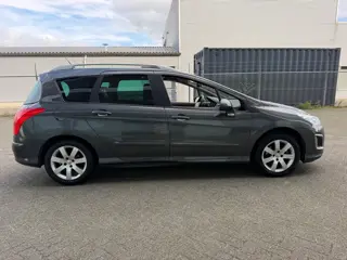 Foto 14 van Peugeot 308 SW 1.6 VTi Active CLIMAT. BJ 8-2012. APK 12-2026