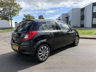Foto 14 van Opel Corsa 1.2-16V '111' Edition 5-Deurs Automaat 86 PK. Leuke en zeer fijn rijdende auto !!!