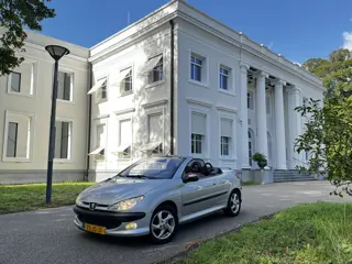 Peugeot 206 CC 1.6-16V cabrio, ( 2x ! ) (bj 2002)