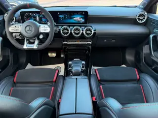Foto 18 van Mercedes-Benz A-klasse AMG 35 4MATIC Edition 1