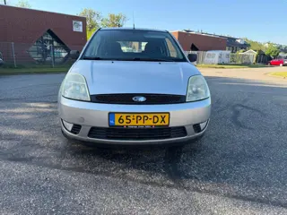 Foto 13 van Ford Fiesta 1.3 Futura Airco APK 20-07-2027