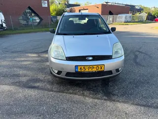 Foto 18 van Ford Fiesta 1.3 Futura Airco APK 20-07-2027