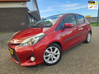 Toyota Yaris 1.5 Full Hybrid Dynamic GARANTIE Glazen dak Navigatie Keyless Entry