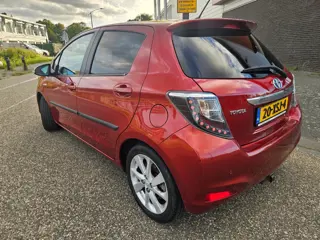 Foto 18 van Toyota Yaris 1.5 Full Hybrid Dynamic GARANTIE Glazen dak Navigatie Keyless Entry