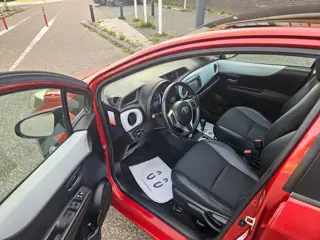 Foto 12 van Toyota Yaris 1.5 Full Hybrid Dynamic GARANTIE Glazen dak Navigatie Keyless Entry
