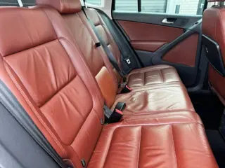Foto 16 van Volkswagen Tiguan 2.0 TSI 200pk Sport&Style 4Motion R-Line Automaat Airco/ECC,Leder,Panoramadak,Xeno