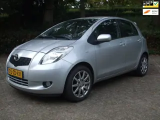 Foto 12 van Toyota Yaris 1.3 VVTi Sol airco 2e eigen. 174 dkm NAP 5drs grijs